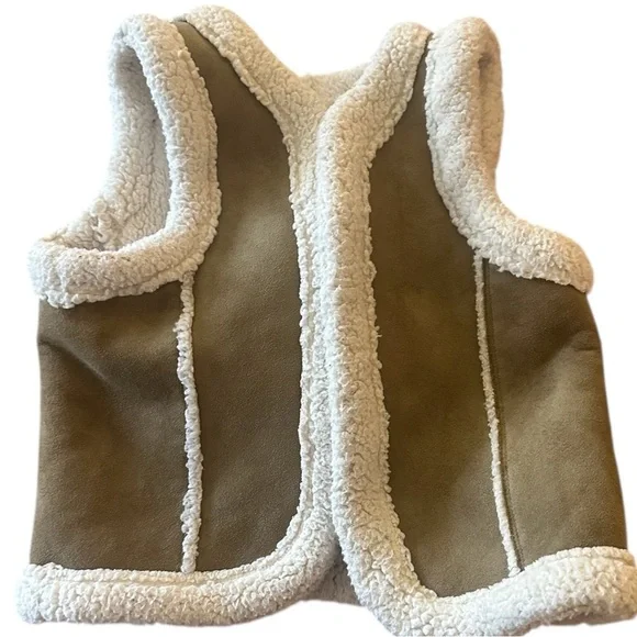 Girls winter vest LOT size 5/6 puffer and fleece - Picture 3 of 7